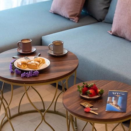 Blue Ark Boho Stay At Acropolis Atene Esterno foto